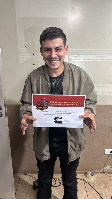 Aluno formado no curso de programação Cummins